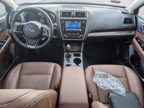 Used 2018 Subaru Outback 3.6R Touring image 15