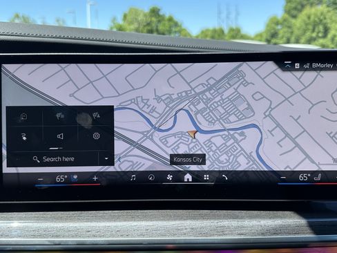 Used 2025 BMW i7 eDrive50 w/ M Sport Package RWD image 23