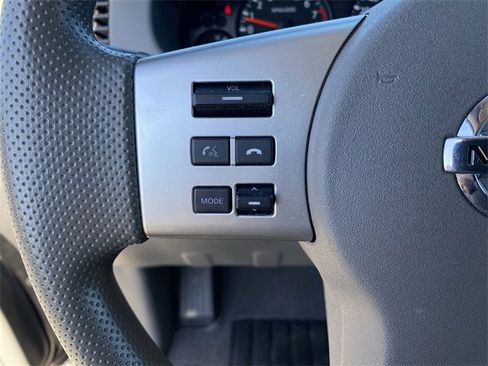 Used 2020 Nissan Frontier SV image 35