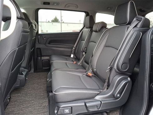 New 2026 Honda Odyssey Touring image 6