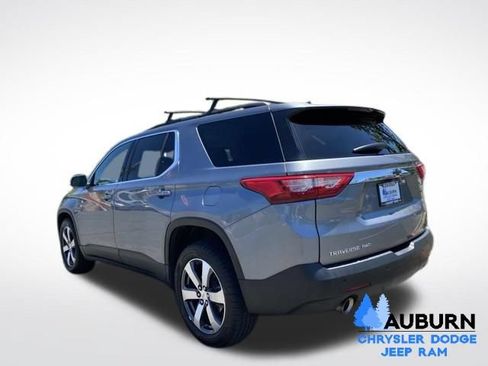 Used 2021 Chevrolet Traverse LT w/ LT Premium Package AWD/4WD image 5
