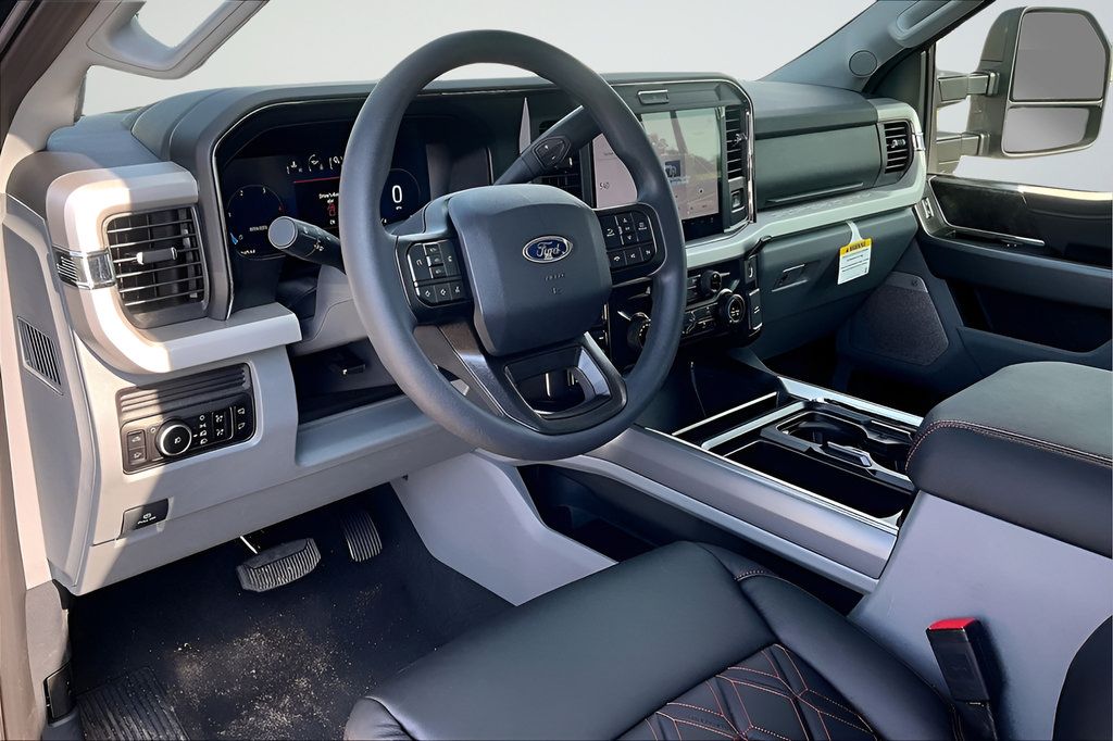 New 2025 Ford F250 XLT w/ Black Appearance Package AWD/4WD image 7