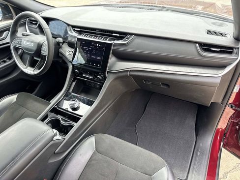 Used 2023 Jeep Grand Cherokee L Laredo RWD image 27