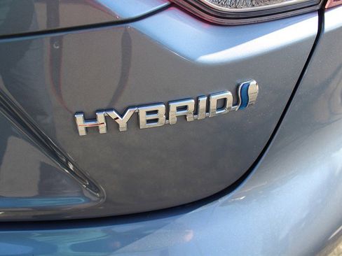 Used 2021 Toyota Corolla LE image 29