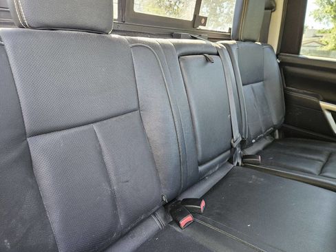 Used 2018 Nissan Titan PRO-4X w/ Pro-4x Convenience Package AWD/4WD image 16