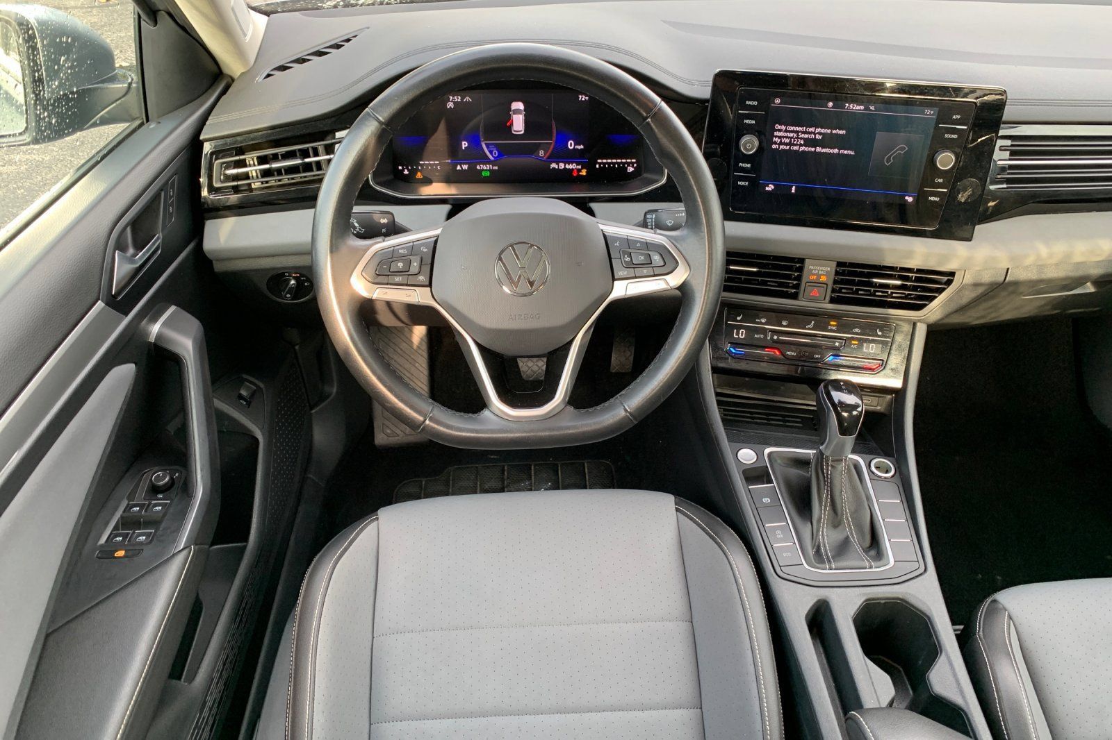 Used 2025 Volkswagen Jetta SE FWD image 18