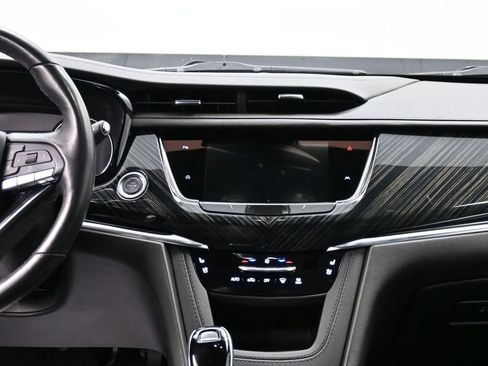 Certified 2025 Cadillac XT6 Premium Luxury image 11