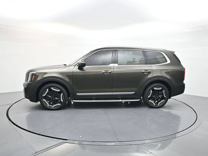 Used 2023 Kia Telluride S w/ S Sunroof Package