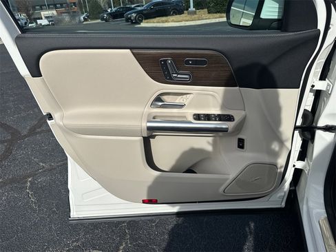 Used 2026 Mercedes-Benz GLA 250 4MATIC image 10