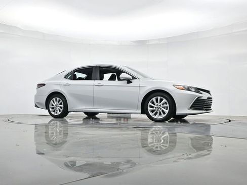 Used 2024 Toyota Camry LE w/ Convenience Package image 31