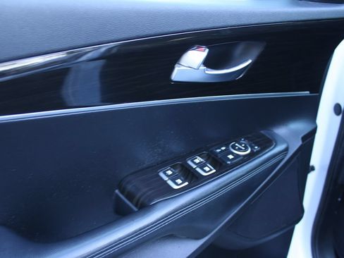 Used 2020 Kia Sorento LX FWD image 9