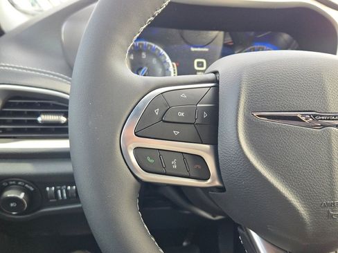 New 2026 Chrysler Pacifica Select image 32