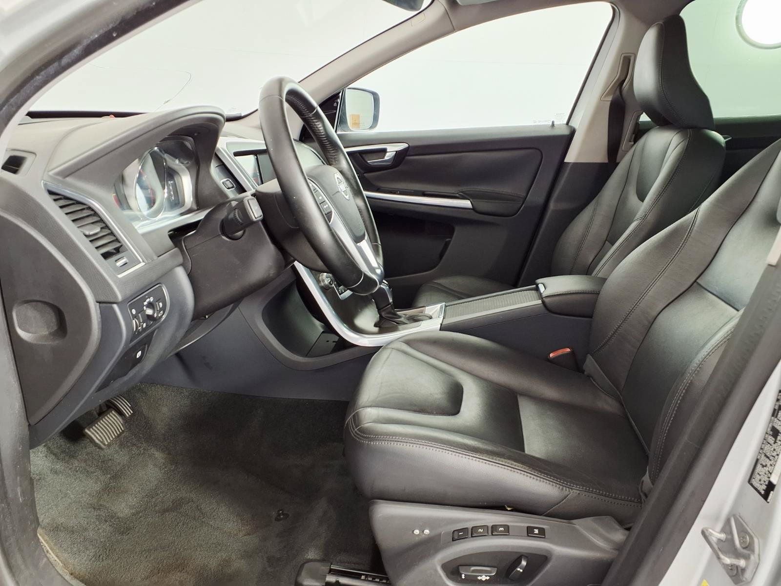Used 2015 Volvo XC60 T5 Platinum FWD image 13