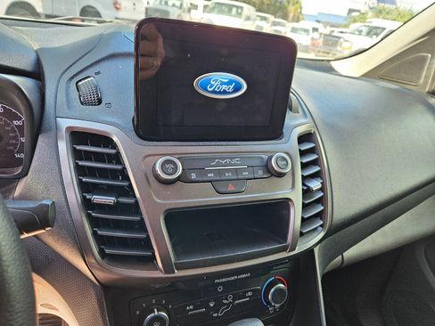 Used 2020 Ford Transit Connect XL image 11