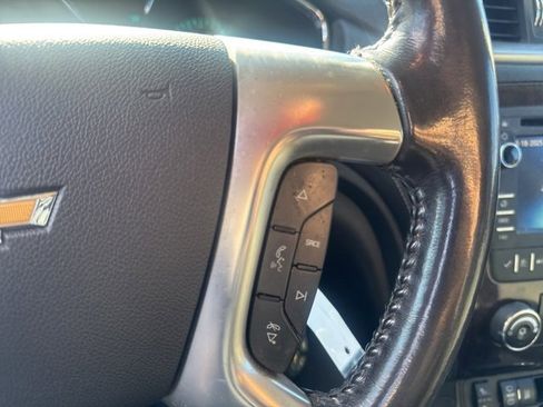 Used 2016 Chevrolet Traverse LT image 23