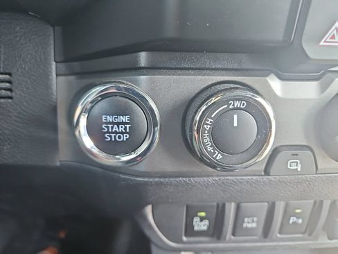 Used 2020 Toyota Tacoma TRD Pro AWD/4WD image 31