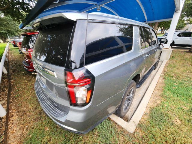 Used 2024 Chevrolet Suburban LT w/ LT Signature Plus Package RWD image 6