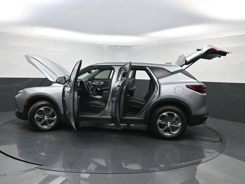 Used 2024 Chevrolet Blazer LT FWD image 34