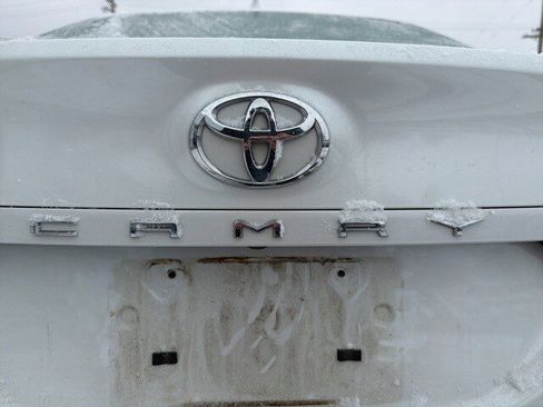 Used 2022 Toyota Camry XLE image 9