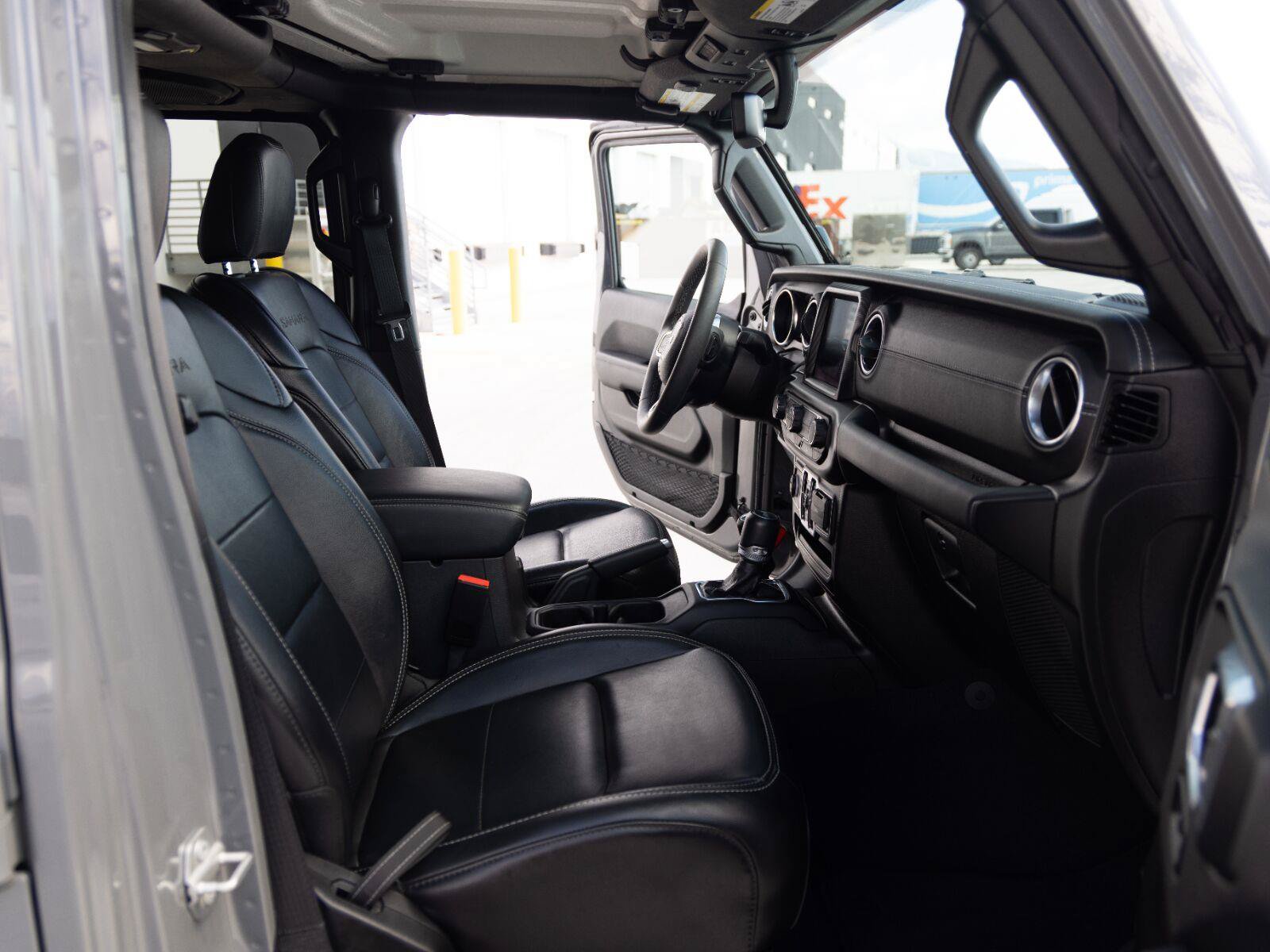 Used 2023 Jeep Wrangler Unlimited Sahara AWD/4WD image 36