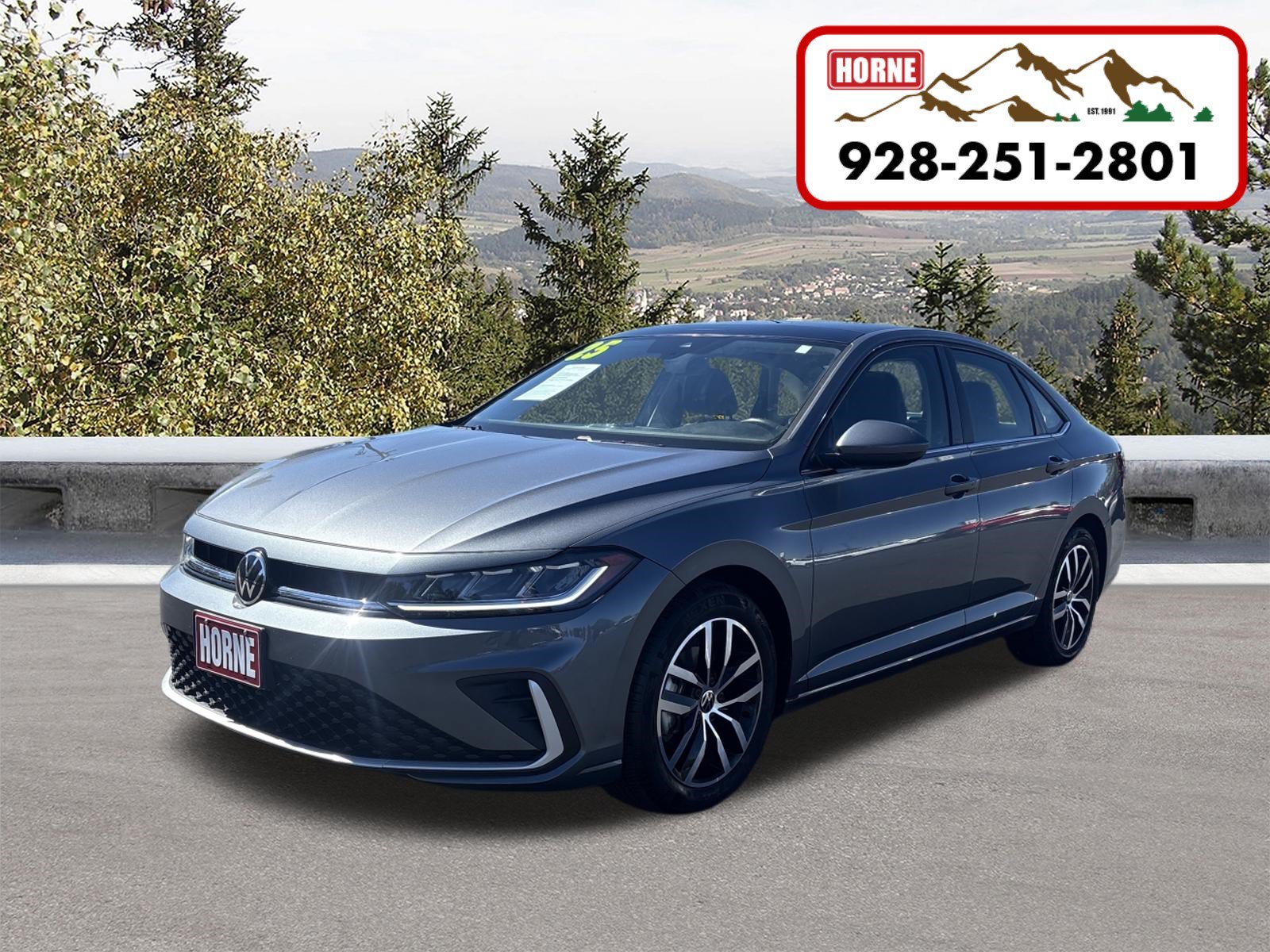 Used 2025 Volkswagen Jetta SE FWD image 1