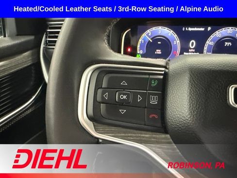 Used 2024 Jeep Wagoneer Series III AWD/4WD image 32