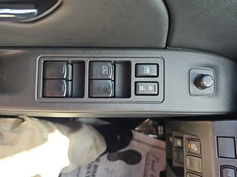 Used 2025 Nissan Frontier SV RWD image 28