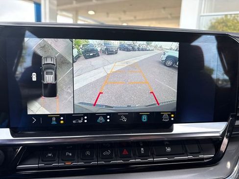 Used 2023 Chevrolet Silverado 1500 High Country w/ Technology Package image 20