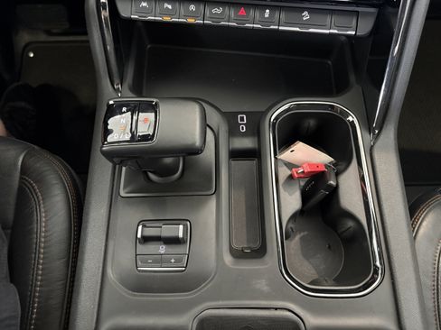 Used 2024 GMC Sierra 1500 AT4 w/ AT4 Carbonpro Edition AWD/4WD image 17
