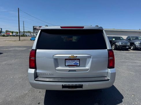Used 2017 Chevrolet Suburban LT AWD/4WD image 4
