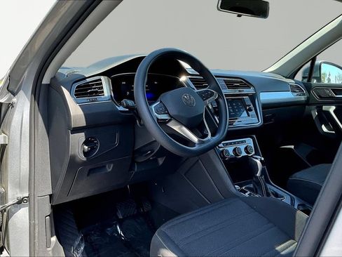 Used 2022 Volkswagen Tiguan S FWD image 18