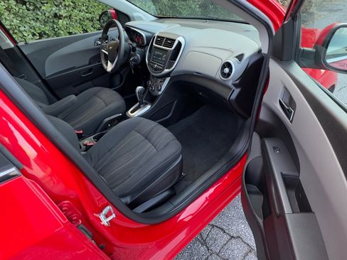 Used 2017 Chevrolet Sonic LT image 16