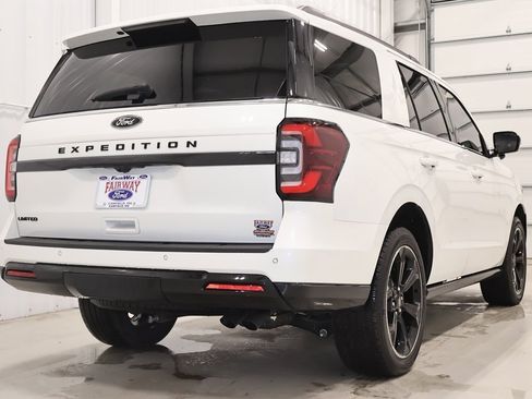 Certified 2024 Ford Expedition Limited image 10