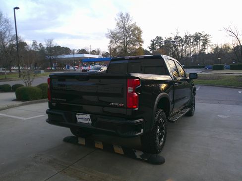 Used 2024 Chevrolet Silverado 1500 ZR2 w/ Technology Package image 11