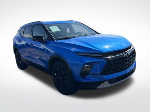 Used 2024 Chevrolet Blazer LT w/ Midnight/Sport Edition FWD image 8