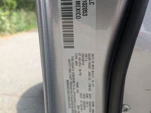 Certified 2022 Jeep Compass Limited w/ Sun and Sound Group image 28