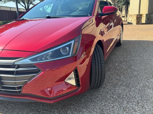 Used 2020 Hyundai Elantra SE FWD image 3