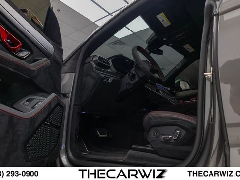 Used 2023 Lamborghini Urus Performante AWD/4WD image 41