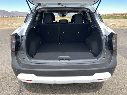 Used 2025 Nissan Kicks SV FWD image 14