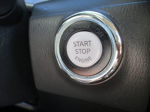 Used 2022 Nissan Armada Platinum w/ Captain's Chairs Package image 33