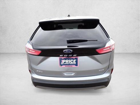 Used 2022 Ford Edge SEL image 3