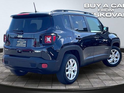 Used 2018 Jeep Renegade Latitude w/ Cold Weather Group AWD/4WD image 11