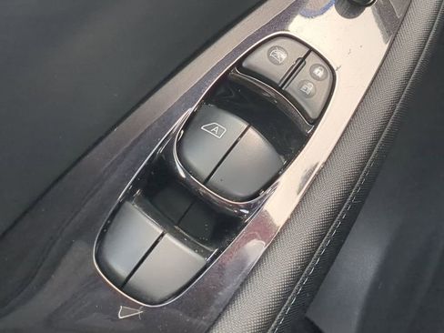 Certified 2020 Nissan Leaf SV Plus image 21