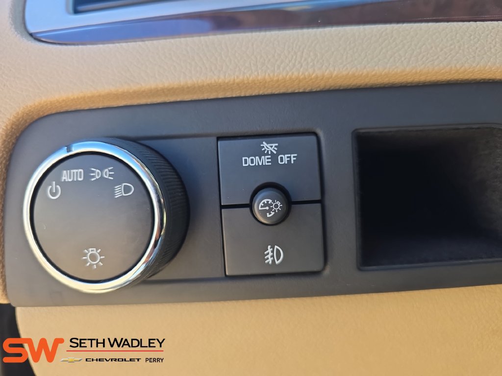Used 2013 Cadillac Escalade Luxury AWD/4WD image 27