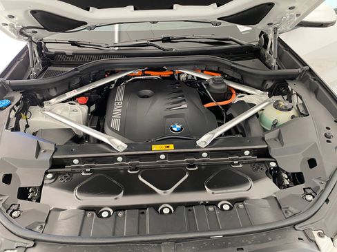 New 2026 BMW X5 xDrive50e w/ M Sport Package image 32