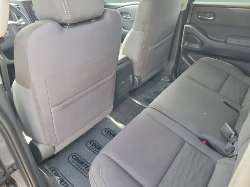 Used 2022 Nissan Frontier SV image 8