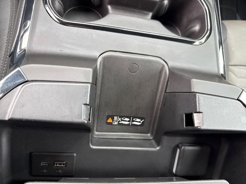 Used 2024 Chevrolet Silverado 2500 ZR2 w/ Technology Package image 27