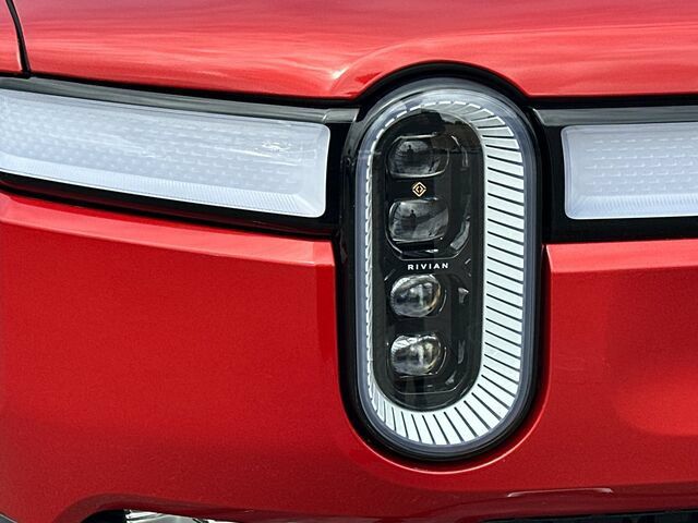 Used 2023 Rivian R1S Adventure Dual AWD/4WD image 33