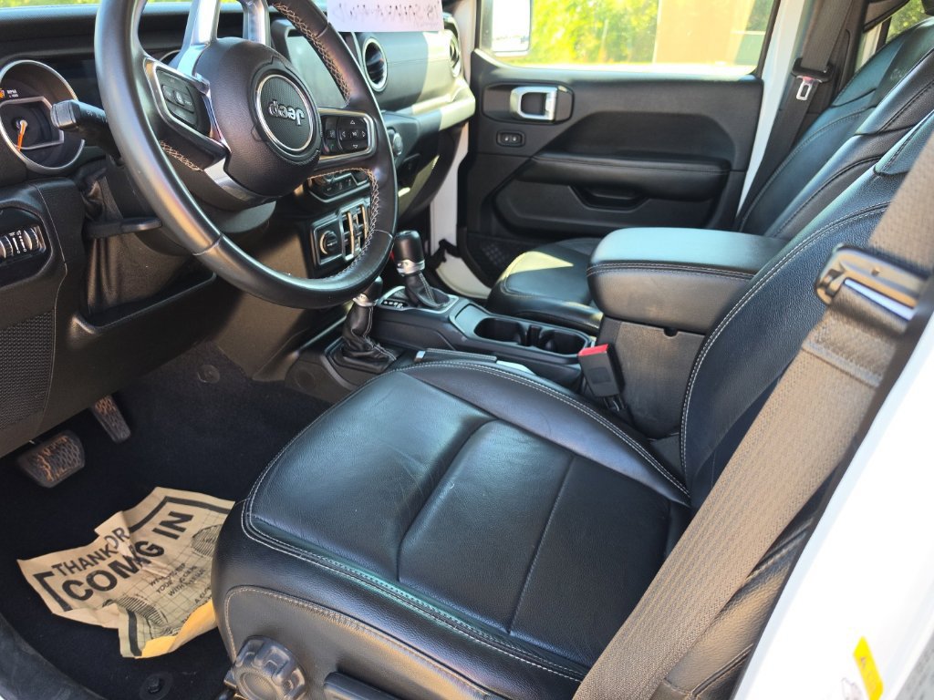 Used 2018 Jeep Wrangler Unlimited Sahara AWD/4WD image 36