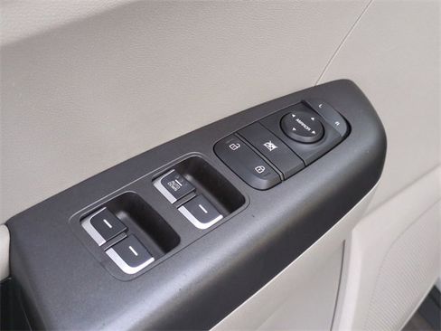 Used 2022 Kia Sportage LX image 13